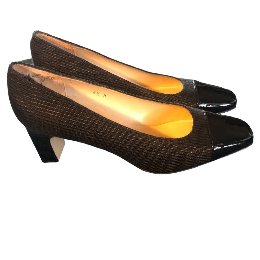 Etienne Aigner Strada Tailored Patent Leather Cap Toe Pump 8.5M Classic Core